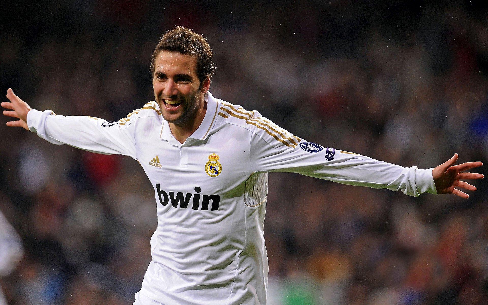 中超争冠悬念陡增！颜骏凌致命失误 海港主场1比2不敌国安