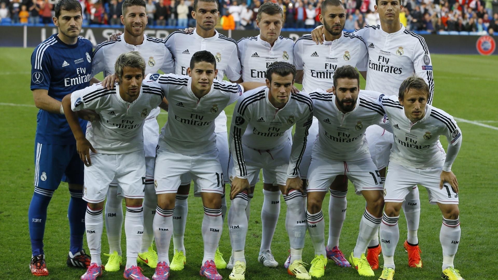 皇马更衣室风暴升级!主帅权威遭质疑,欧冠生死战成最后救赎